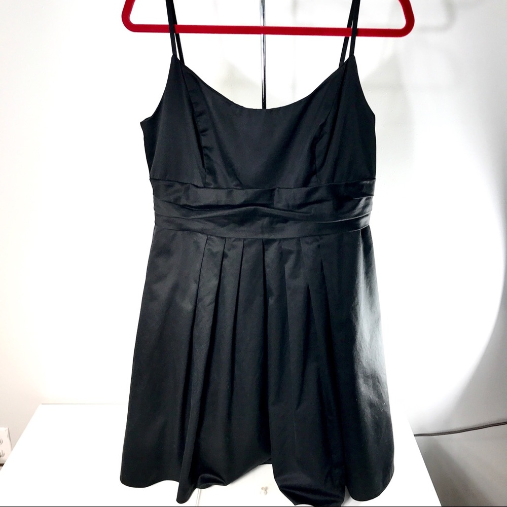 Black Party Dress Empire Pleated Pockets Sz 12 34D